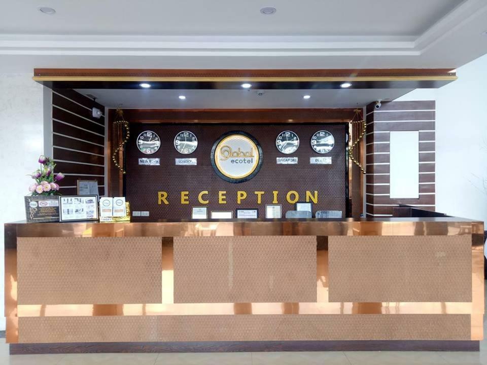 ยูเบนโก โกลบอล อีโคเทล Hotel ซัมบวงกา ภายนอก รูปภาพ