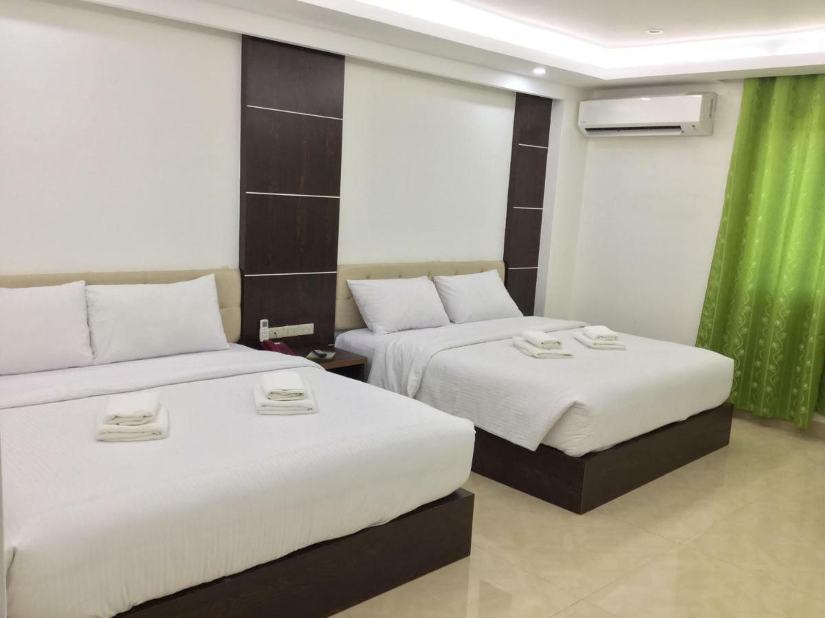ยูเบนโก โกลบอล อีโคเทล Hotel ซัมบวงกา ภายนอก รูปภาพ