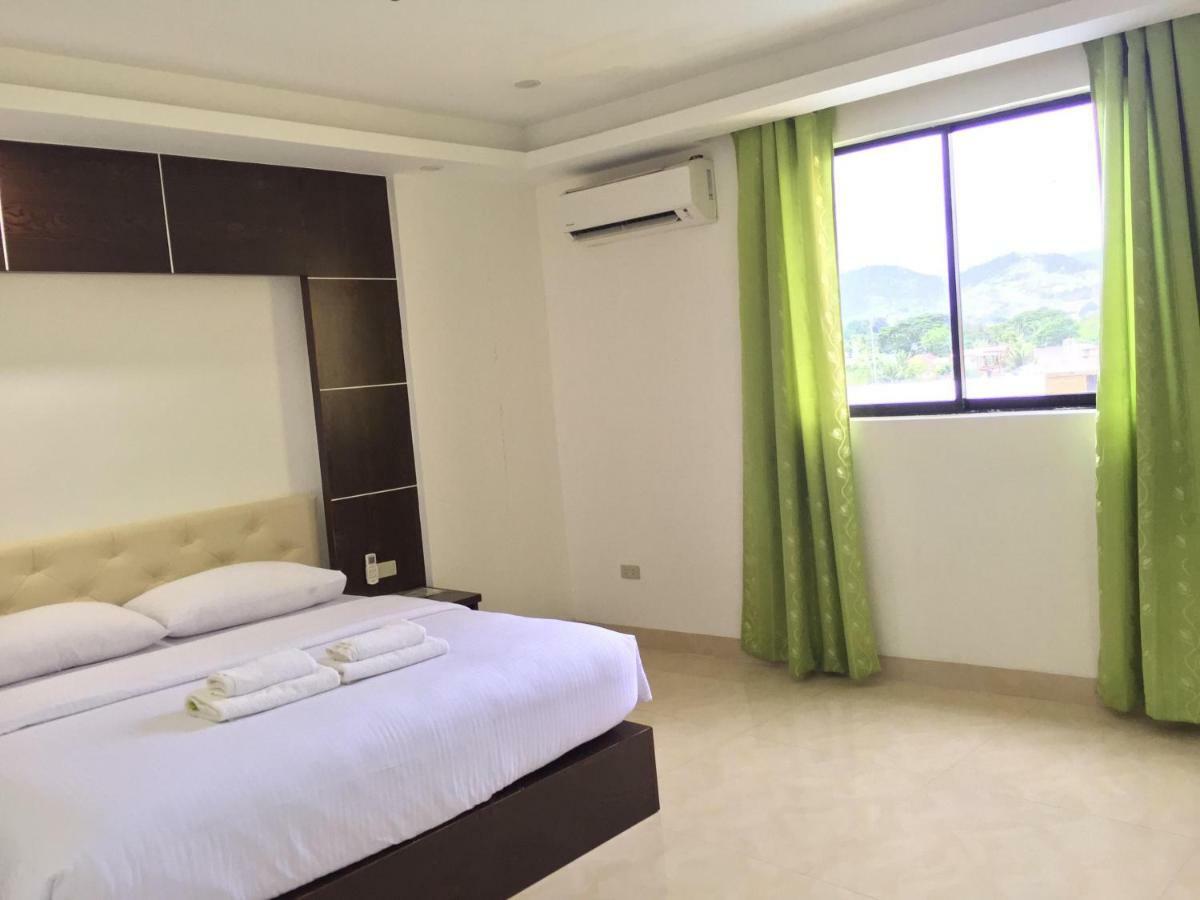 ยูเบนโก โกลบอล อีโคเทล Hotel ซัมบวงกา ภายนอก รูปภาพ