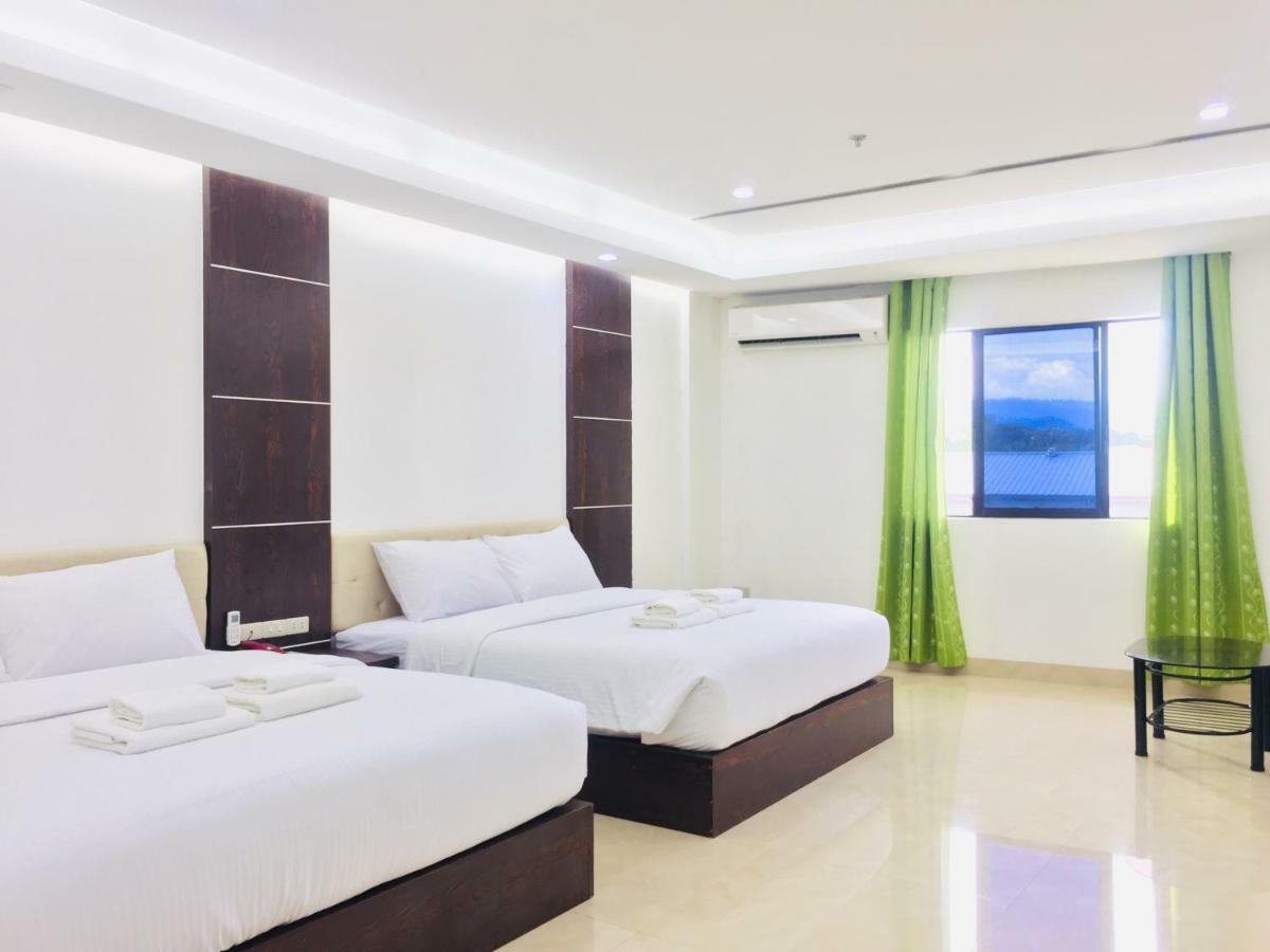 ยูเบนโก โกลบอล อีโคเทล Hotel ซัมบวงกา ภายนอก รูปภาพ